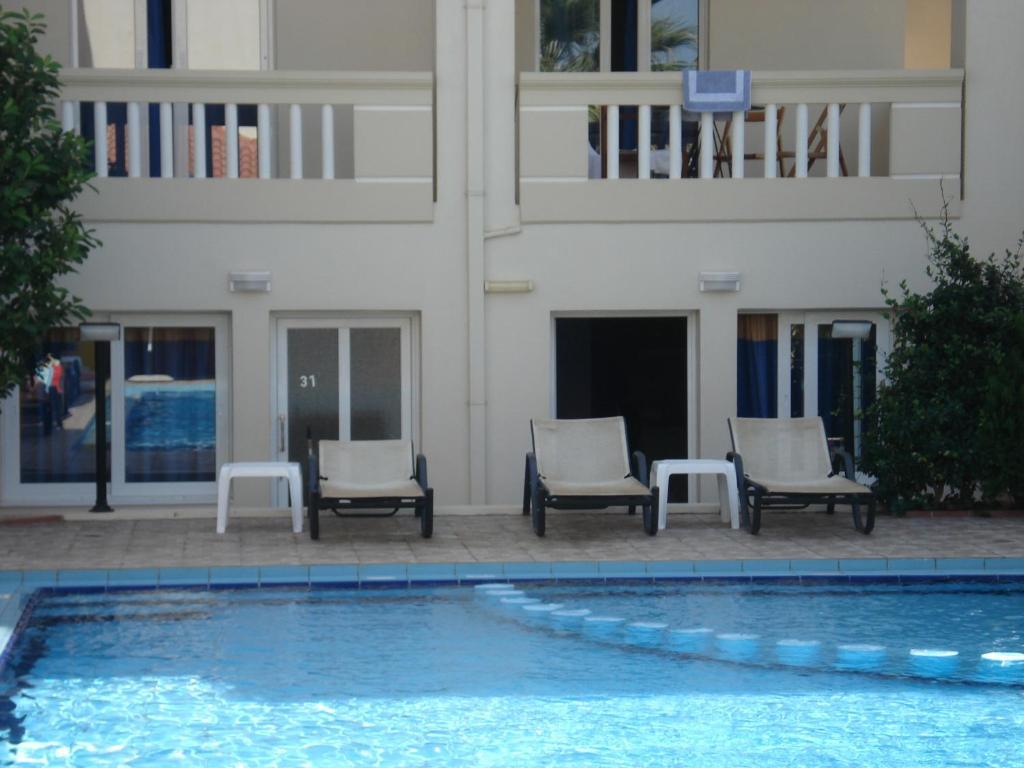 Aparthotel Akatos